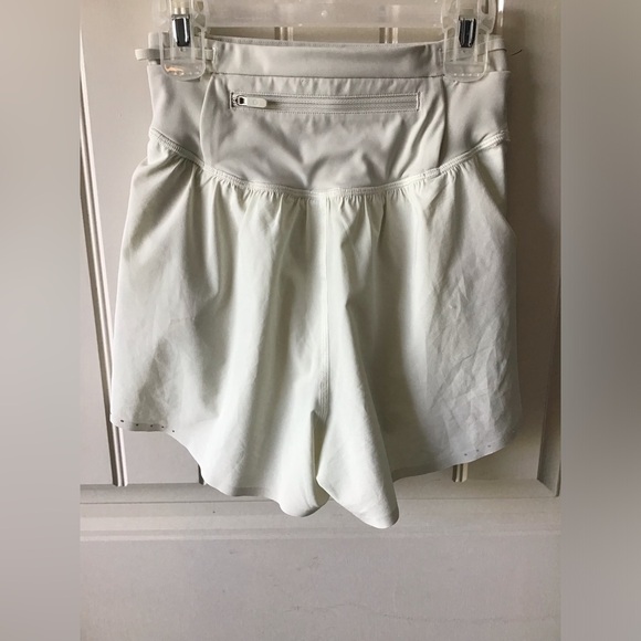 🌼Lululemon Nulux Road to Trail High-Rise 4” Trail Shorts Size 2 Bone Beige - Picture 7 of 15